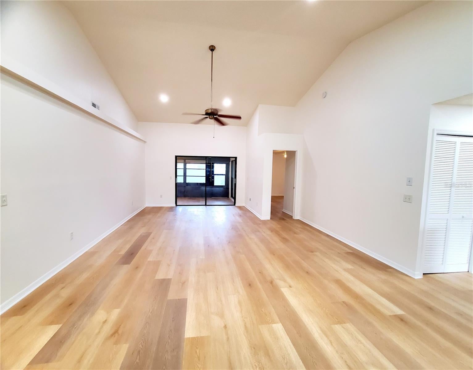 2053 VILLA TERRACE