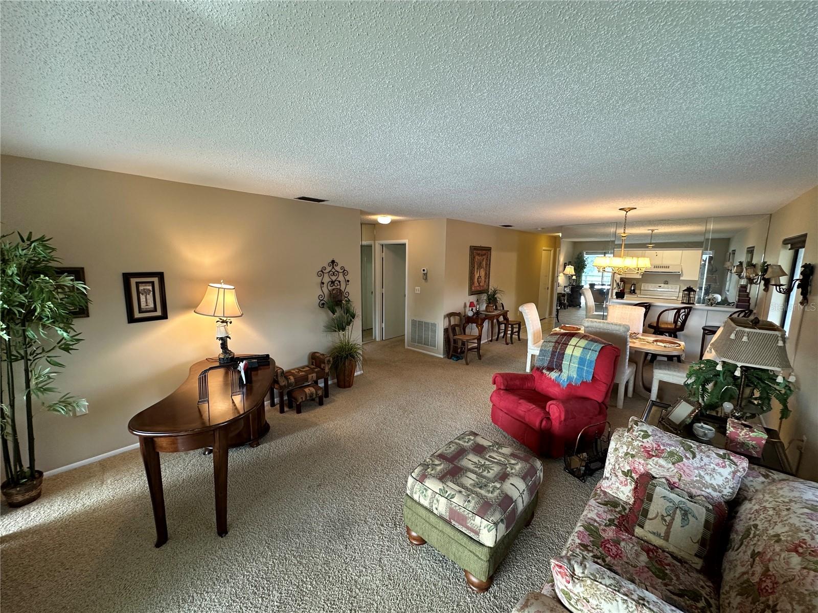 VALENCIA GARDEN III - Residential Lease