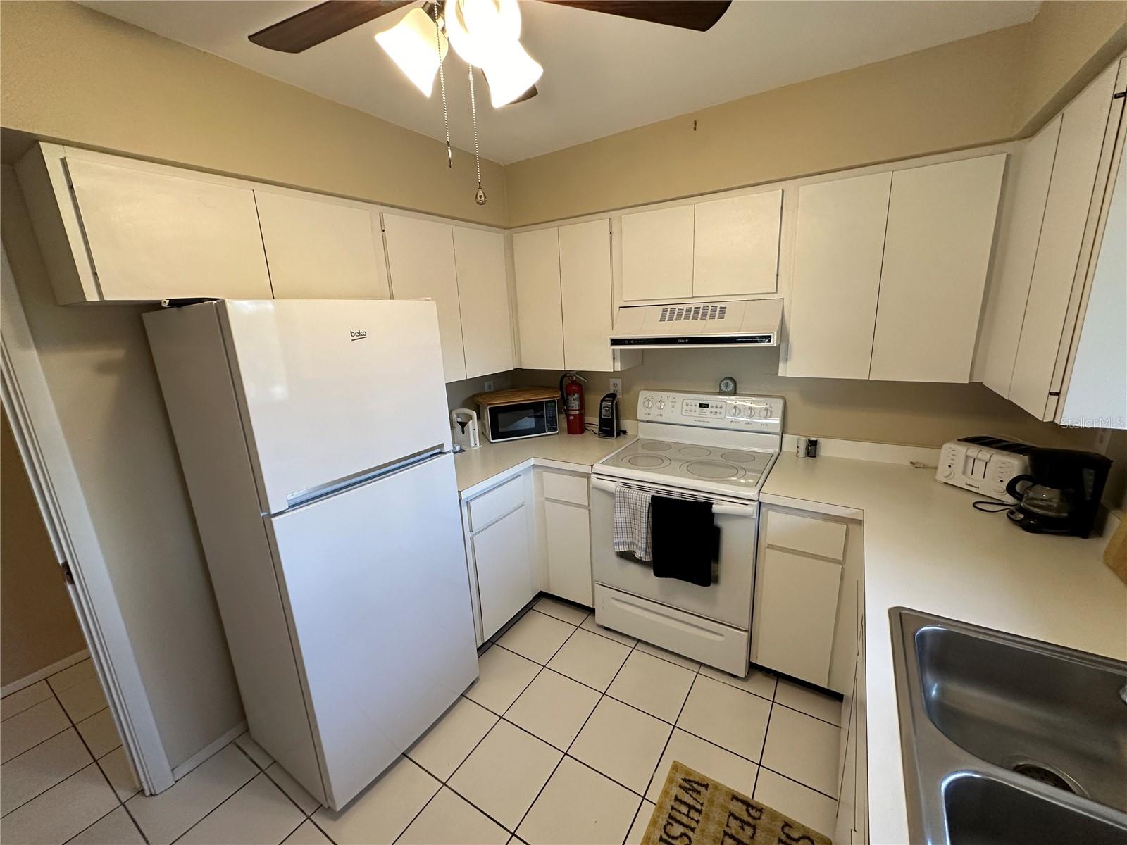VALENCIA GARDEN III - Residential Lease