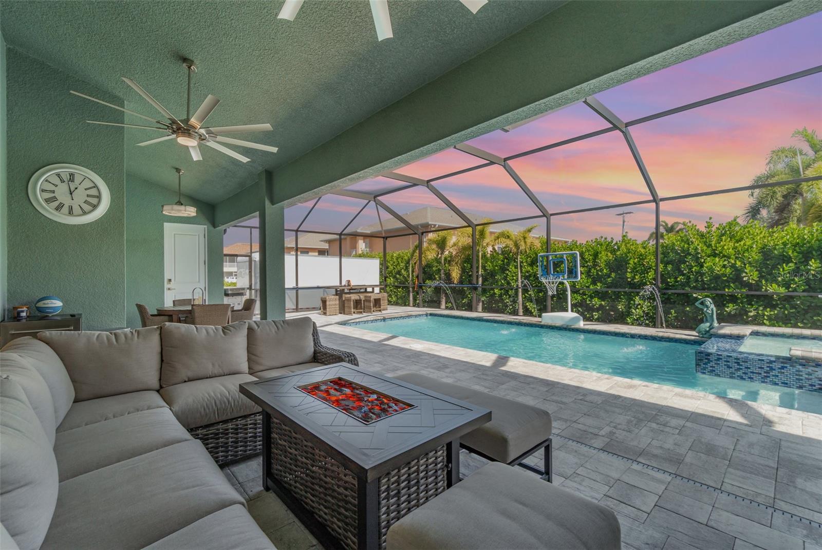 HARBOURSIDE ESTATES - Residential