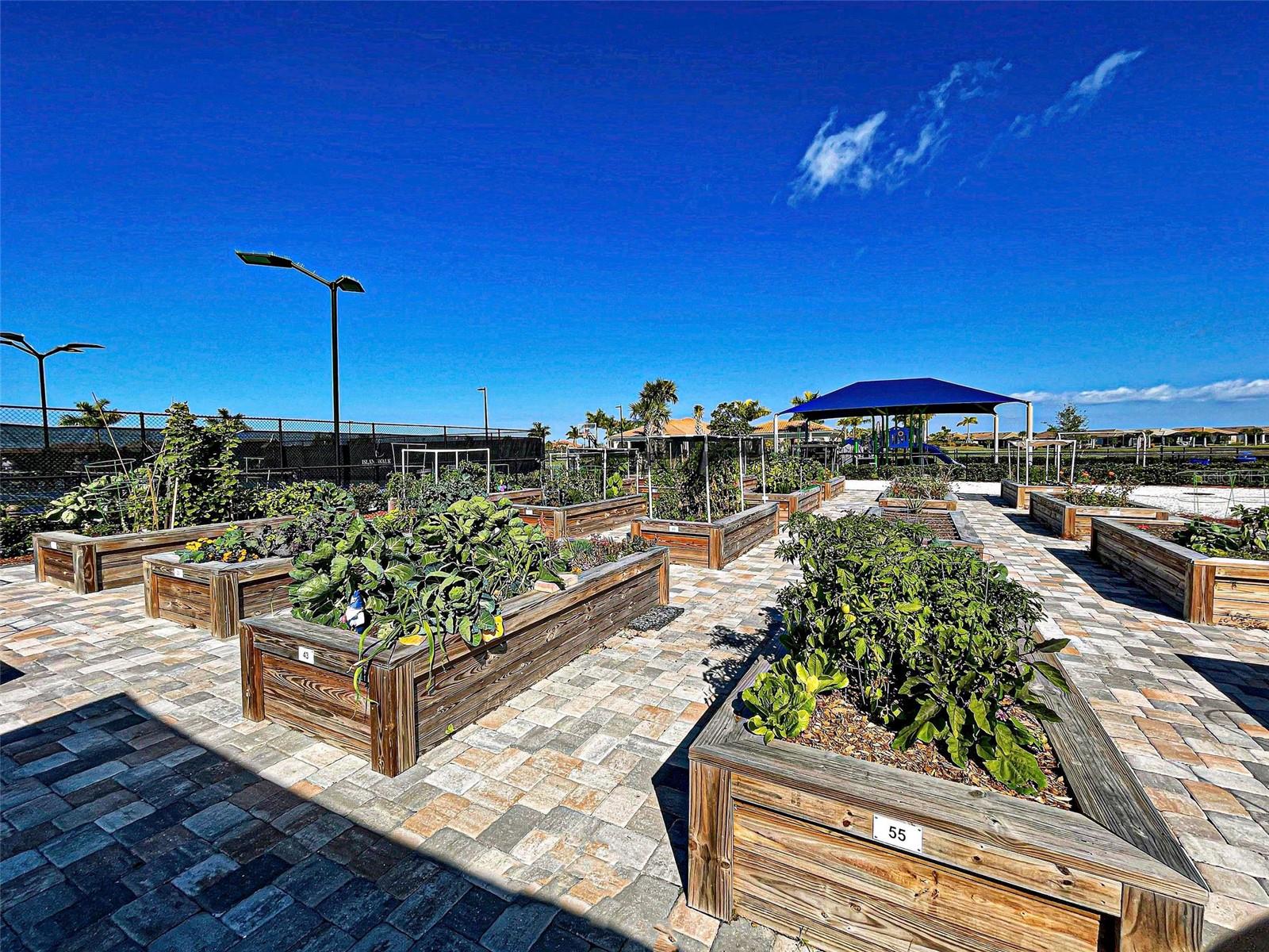 ISLANDWALK/THE WEST VLGS PH 4 - Residential