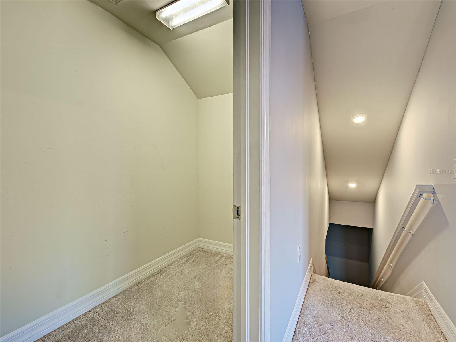 ISLANDWALK/THE WEST VLGS PH 4 - Residential