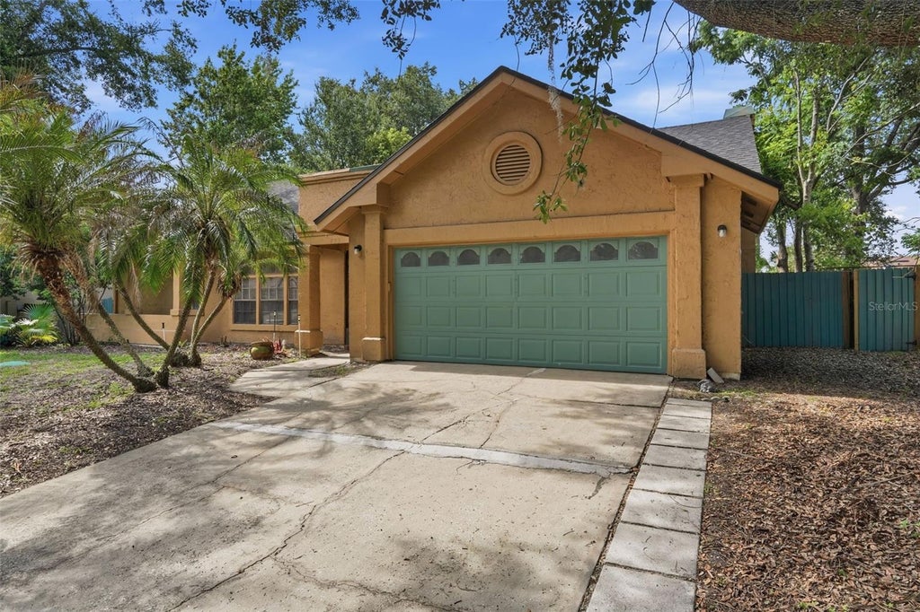 Photo of 733 Swaying Palm Drive, Apopka, FL 32712 (MLS # O6418203)