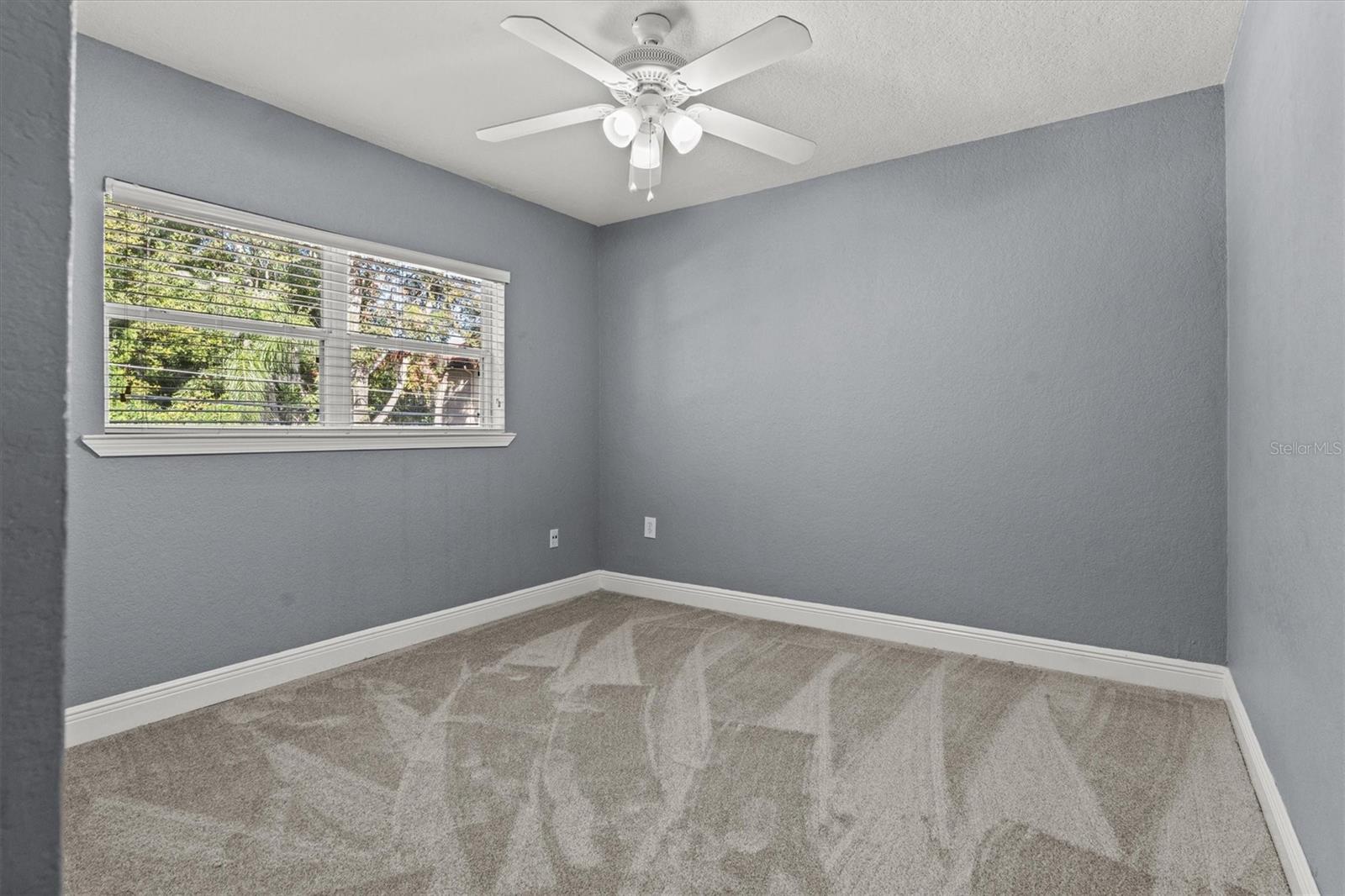 HAMPSHIRE/LK IVANHOE CONDO - Residential