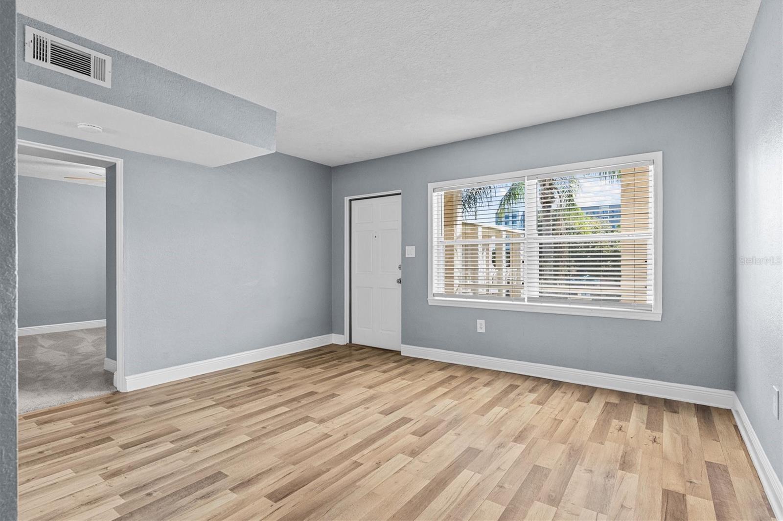 HAMPSHIRE/LK IVANHOE CONDO - Residential