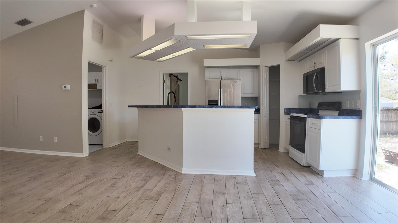 4915 BARCELONA AVENUE