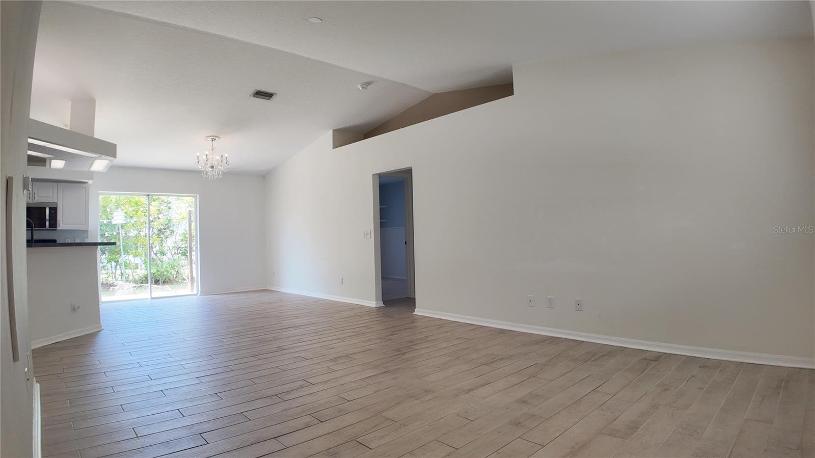 4915 BARCELONA AVENUE