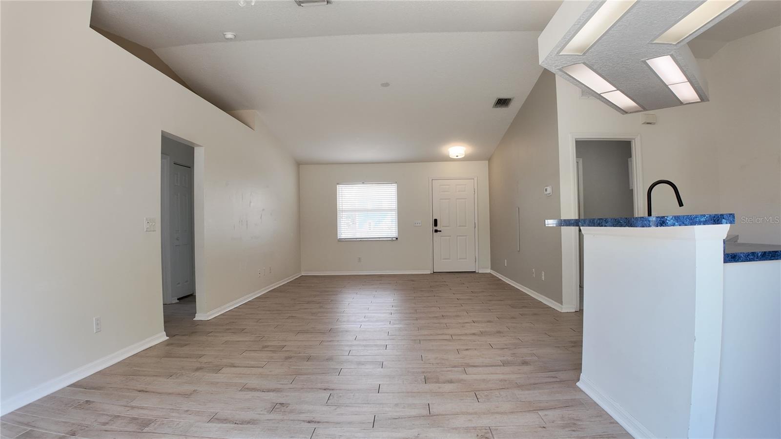 4915 BARCELONA AVENUE