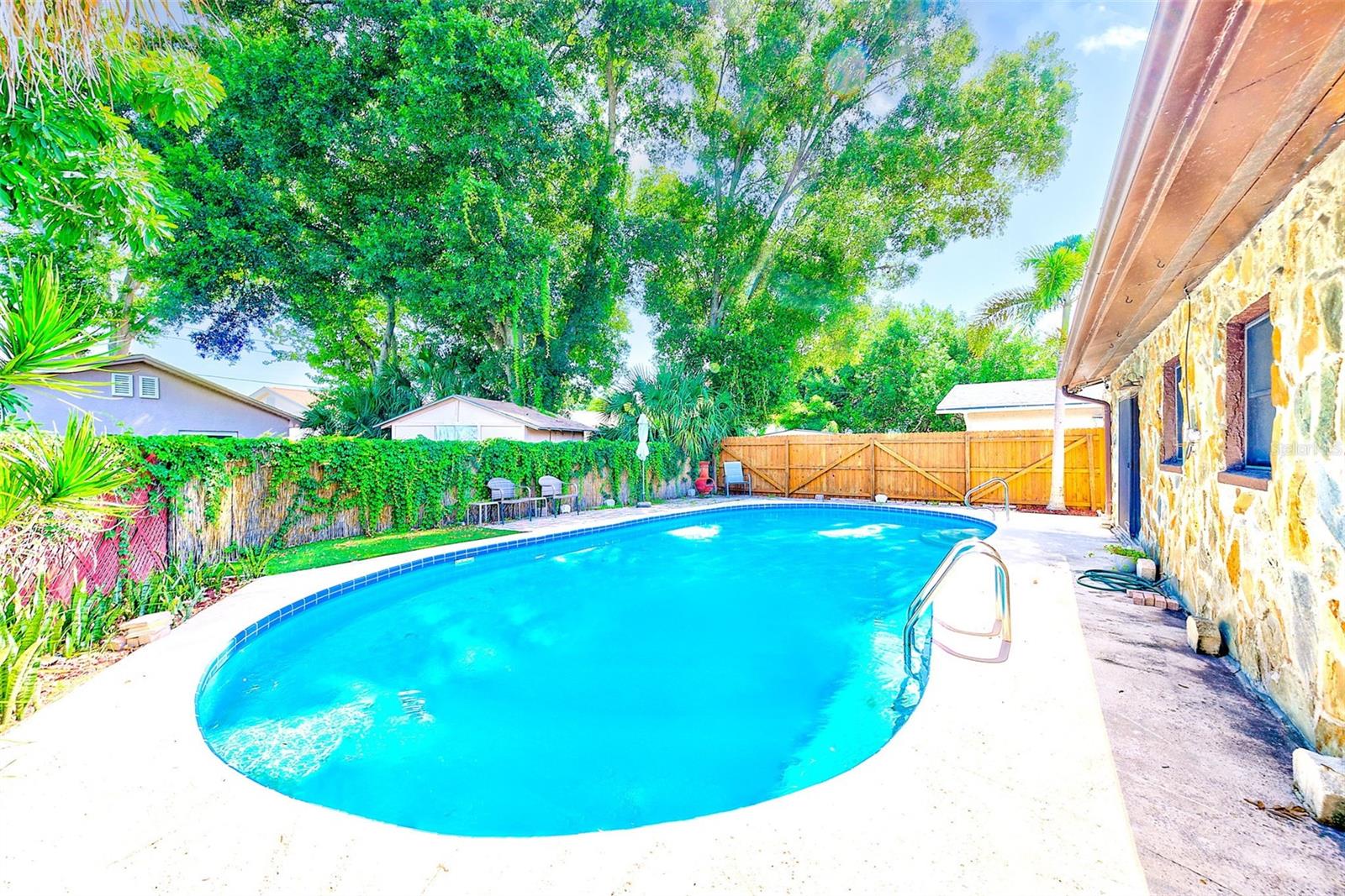 FLORAL VILLA PARK 2ND SEC - Residential Lease