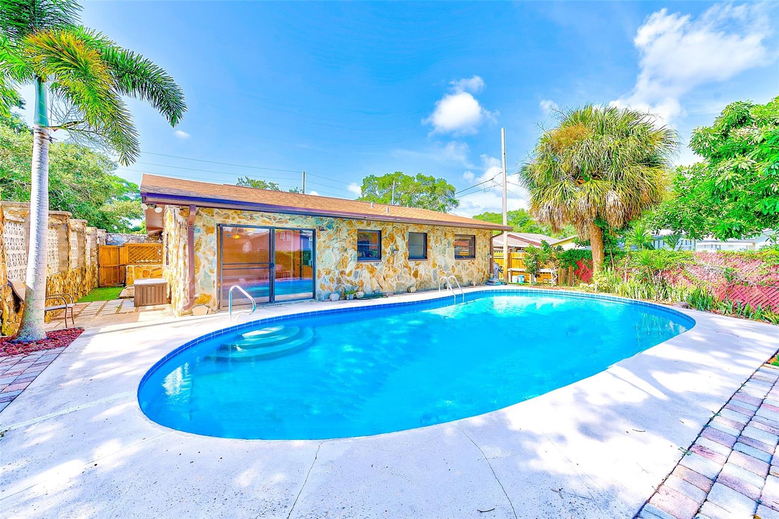 FLORAL VILLA PARK 2ND SEC - Residential Lease