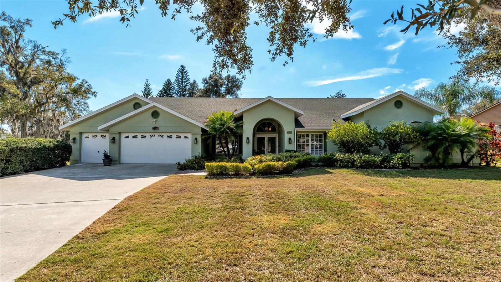 2711 S FAIRWAY DRIVE