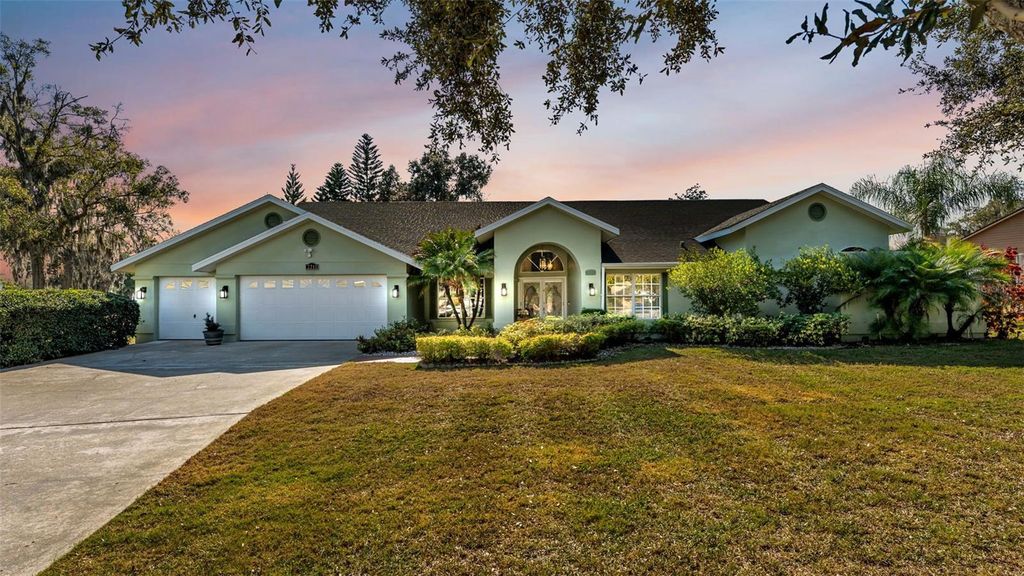 Photo of 2711 S Fairway Drive, Plant City, FL 33566 (MLS # L4958722)