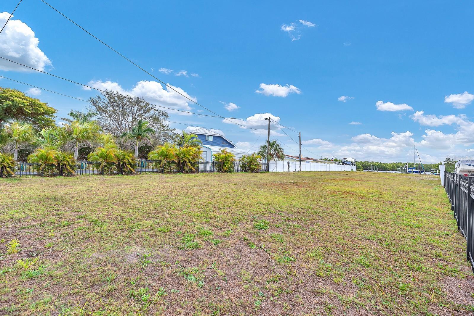 3304 W SHELL POINT ROAD, RUSKIN, FL, 33570 4 3304 W SHELL POINT ROAD