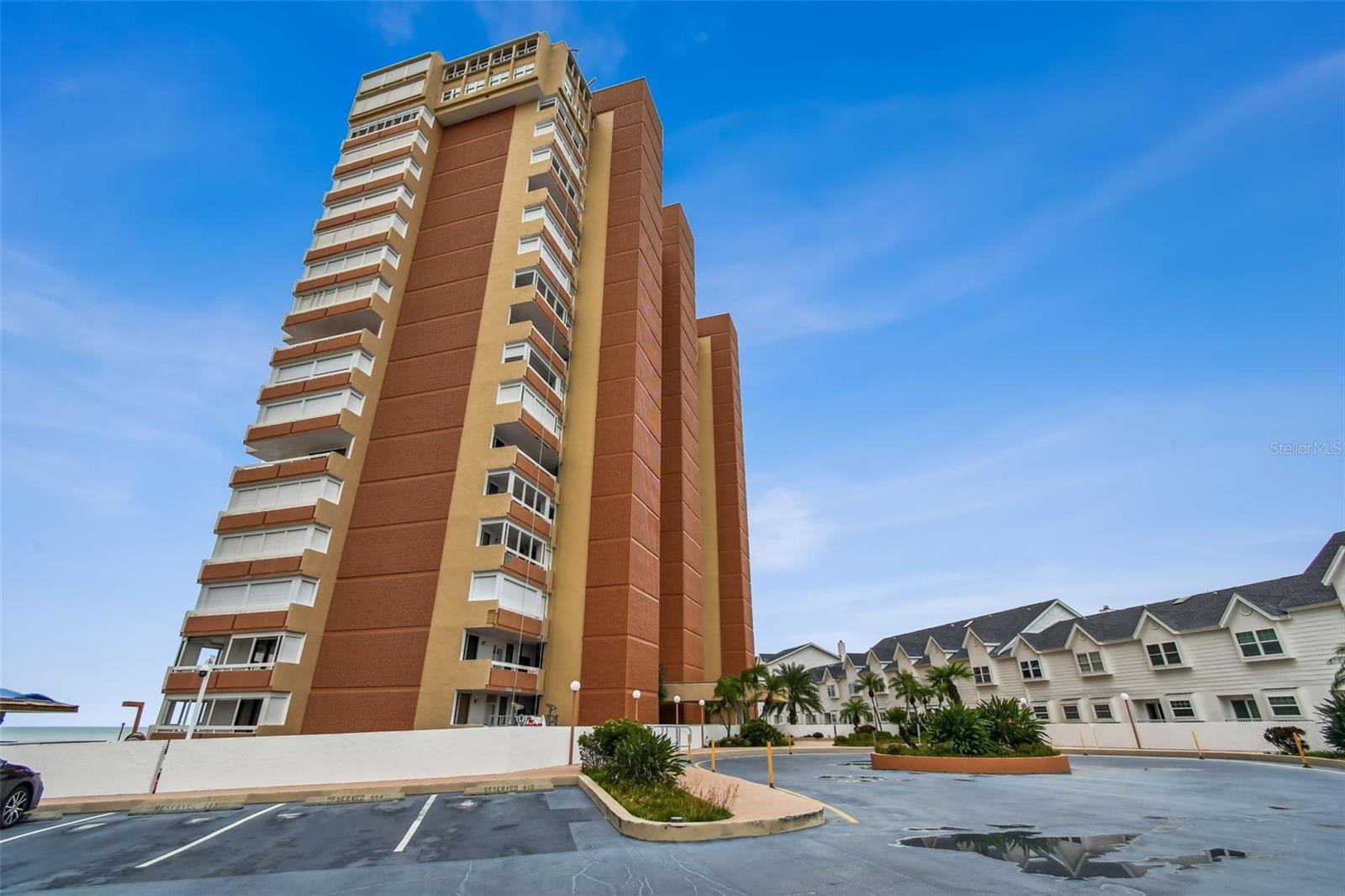 REDINGTON TOWERS 3 CONDO - Residential