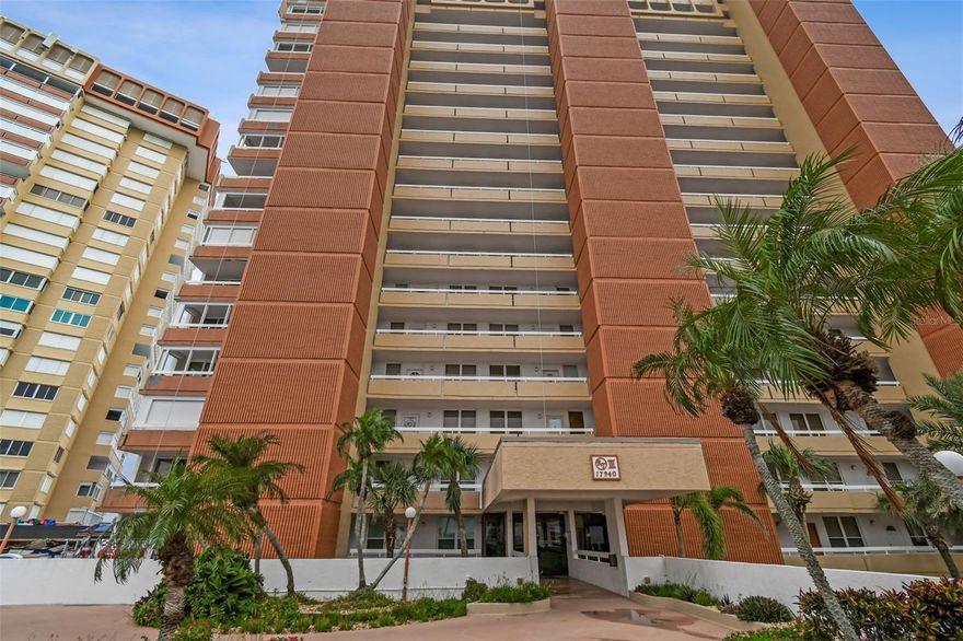RT3 GULF FRONT 2BDRM/2BATHS NICELY KEPT NEVER RENTED. VERY LARGE BALCONY OVERLOOKING THE SANDY BEACHES OF GULF OF AMERICA. ELECTRIC SHUTTERS. 2 YEARS AGO NEW FLOOR, KITCHEN COUNTER TOP CORIANDER, 2 TOILETS, LG DIDHWASHER. NEW SAMSUNG REFRIGERATOR 4 YEARS AGO, 2 PATIO SCREEN DOORS 2 MONTHS AGO, KITCHEN SINK 3 YEARS OLD ETC....
$$$$ CLUBHOUSE ( BEING REBUILT ), GYM ROOM, HEATED POOL AND PING PONG TABLES, HEATED POOL ELECTRIC CAR CHARGERS, 24 HR SECURITY ETC...