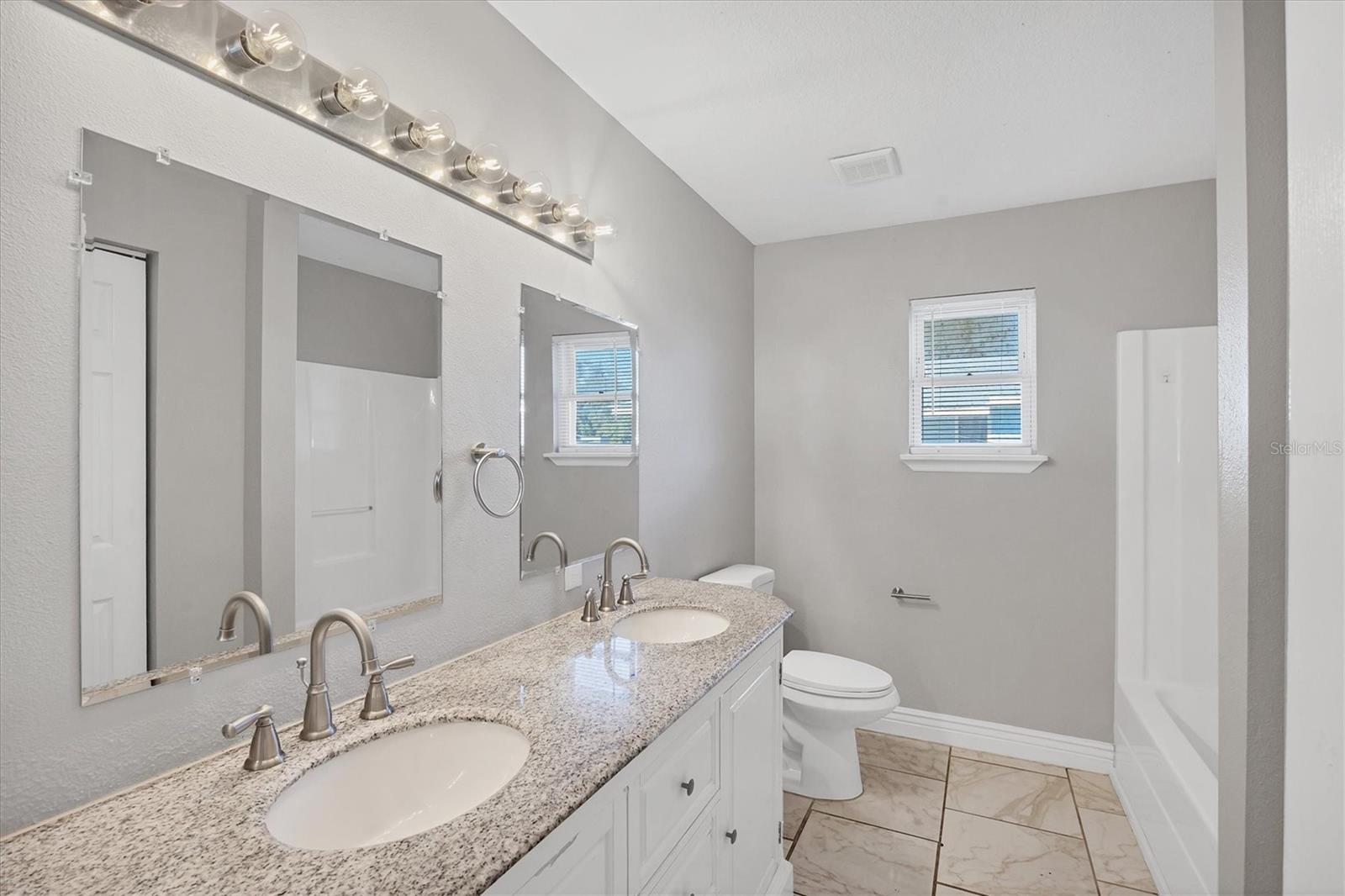 LOT B HABITAT OAKS SUB - Residential