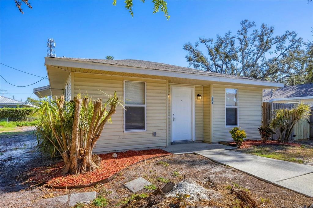 Photo of 808 4th Avenue W, Palmetto, FL 34221 (MLS # A4676555)