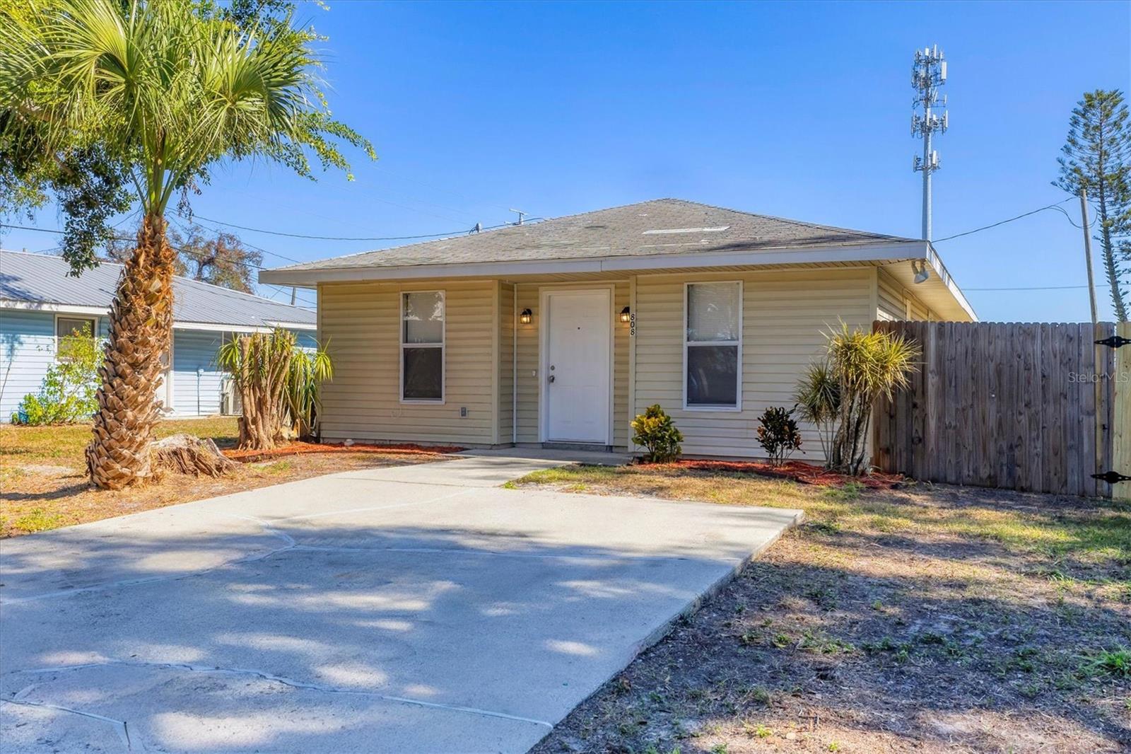 LOT B HABITAT OAKS SUB - Residential