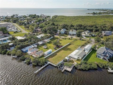 3304 W SHELL POINT ROAD RUSKIN FL 33570
