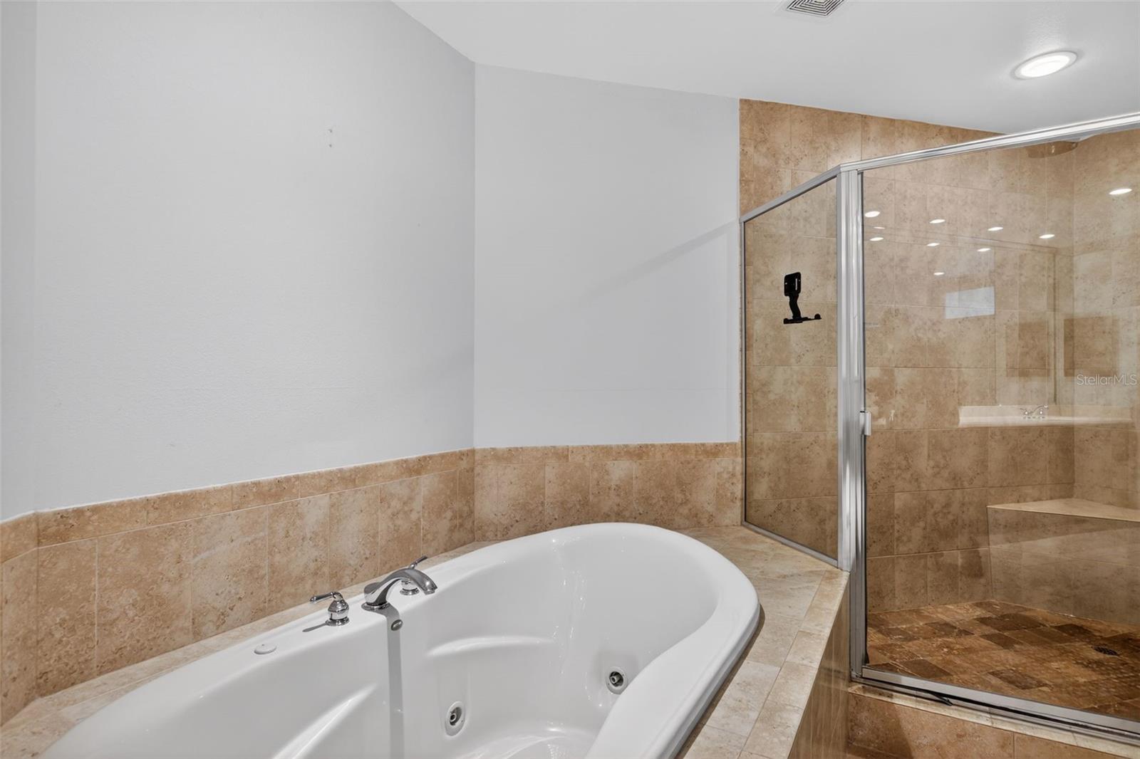VIZCAYA HEIGHTS CONDO 7 - Residential