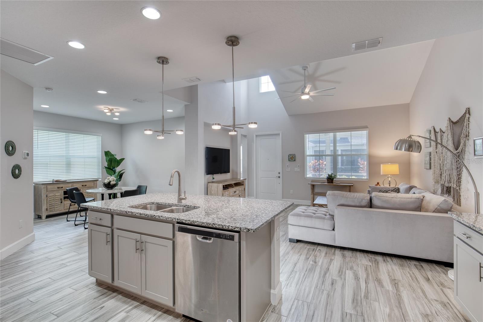 LATITUDE/DAYTONA BEACH PH 5 - Residential