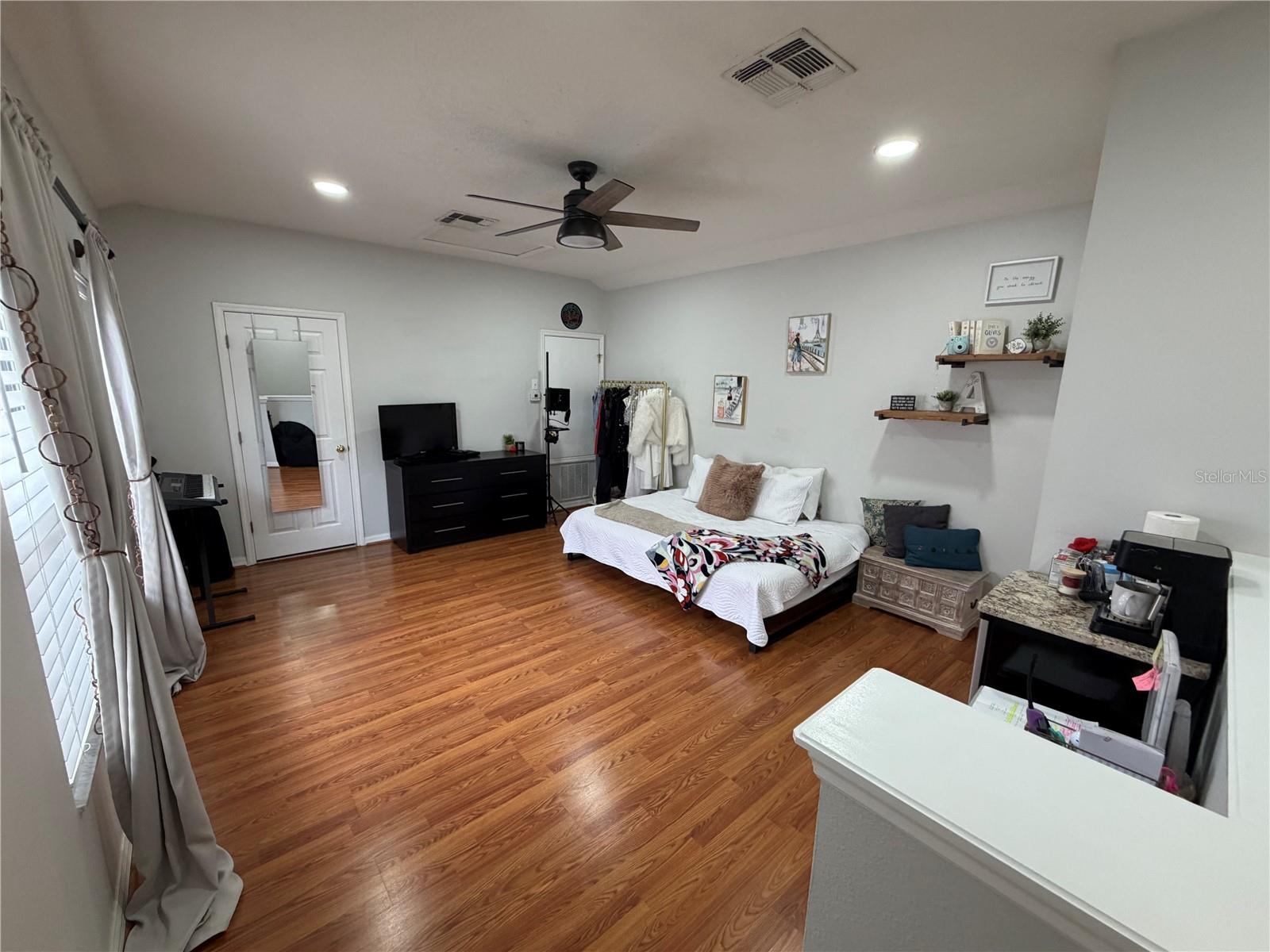 AVERY PARK - Residential