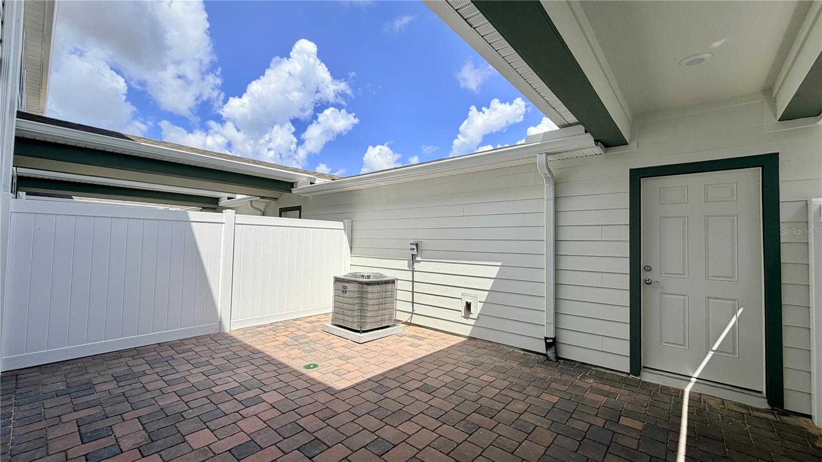 PARKSIDE TRAILS - Residential Lease