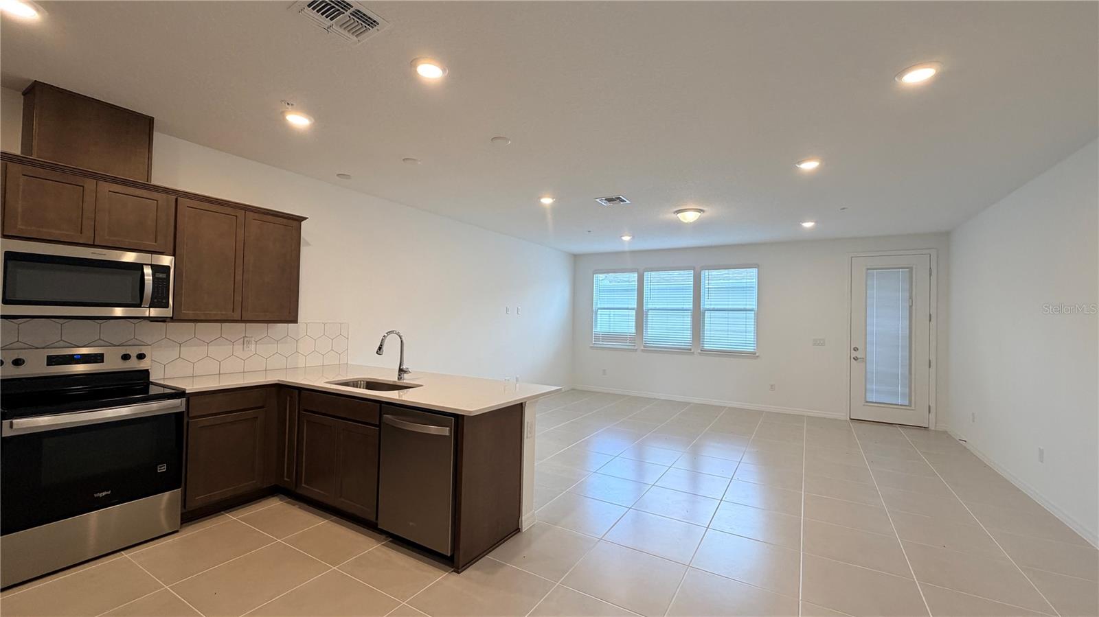 PARKSIDE TRAILS - Residential Lease