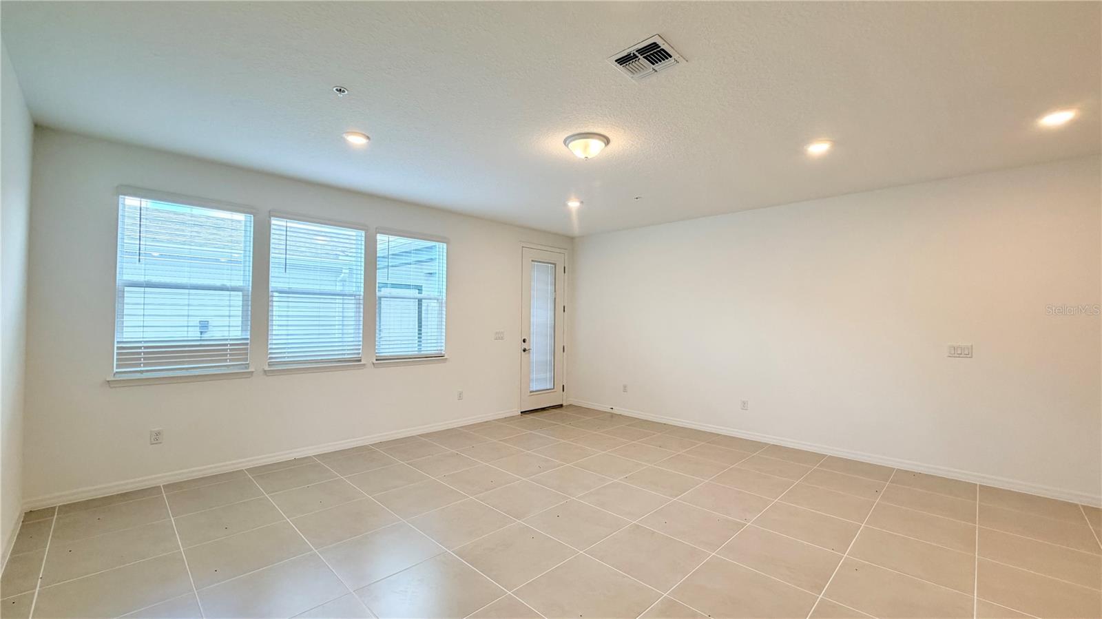 PARKSIDE TRAILS - Residential Lease