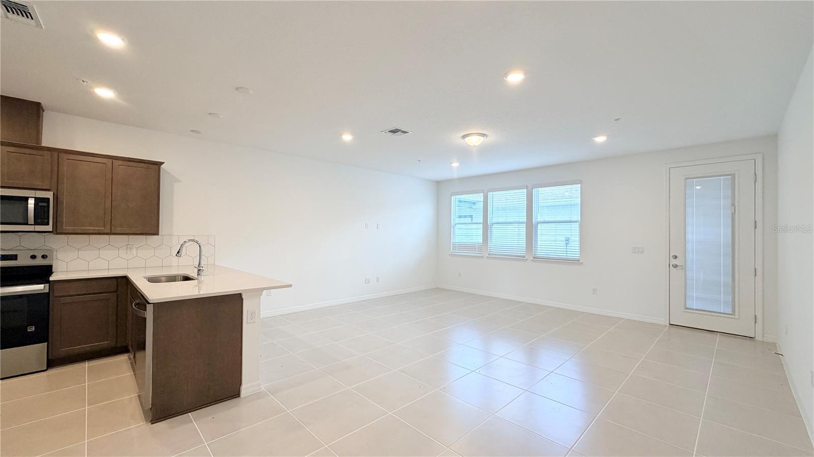 PARKSIDE TRAILS - Residential Lease