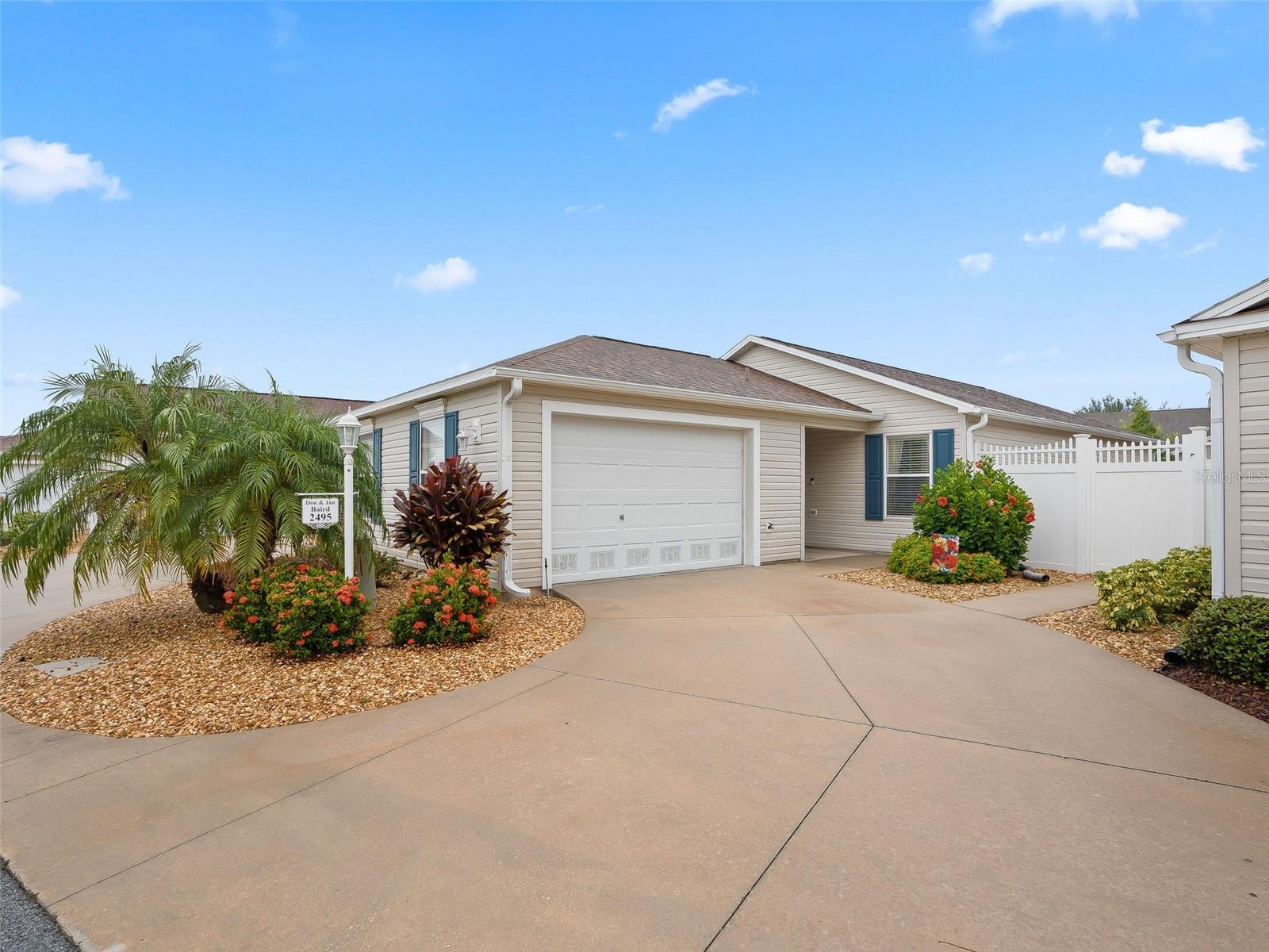 2495 DUNDEE TERRACE