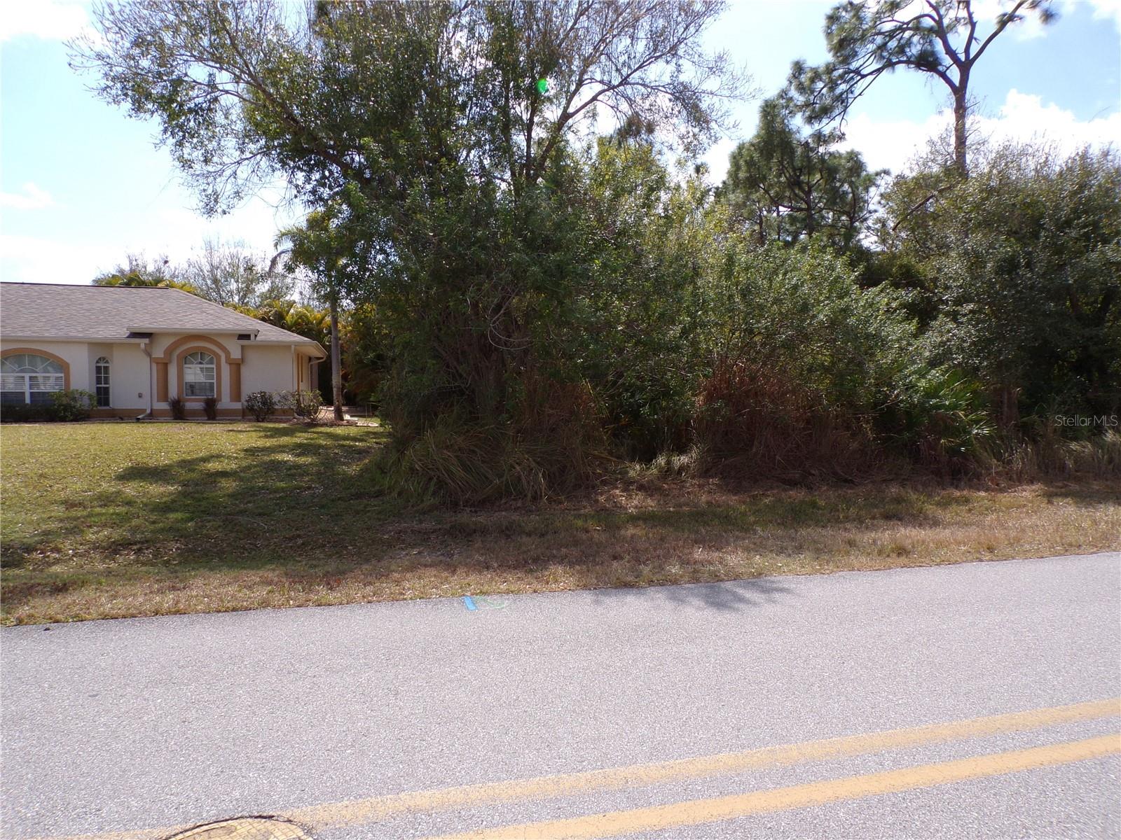 PUNTA GORDA ISLES SEC 20 - Land