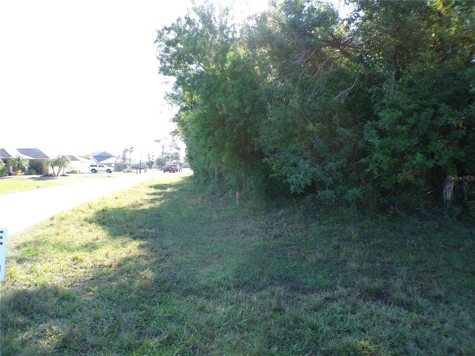 PUNTA GORDA ISLES SEC 20 - Land