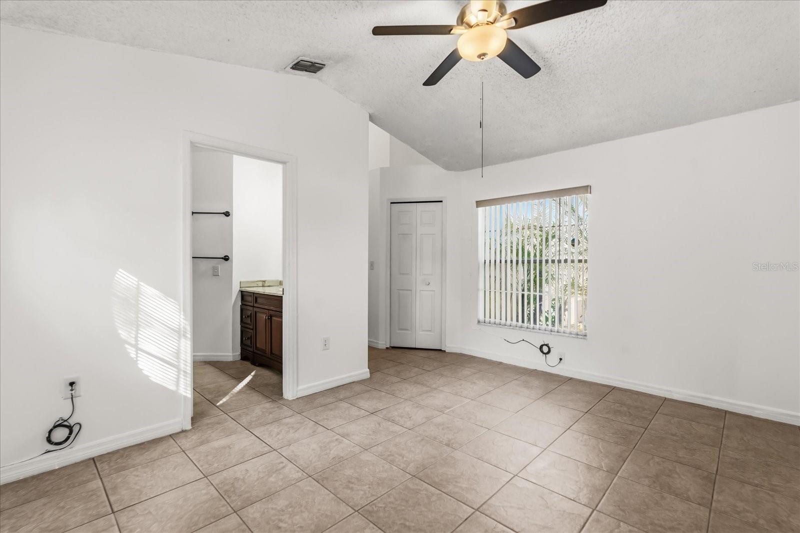 WINDSOR OAKS - Residential