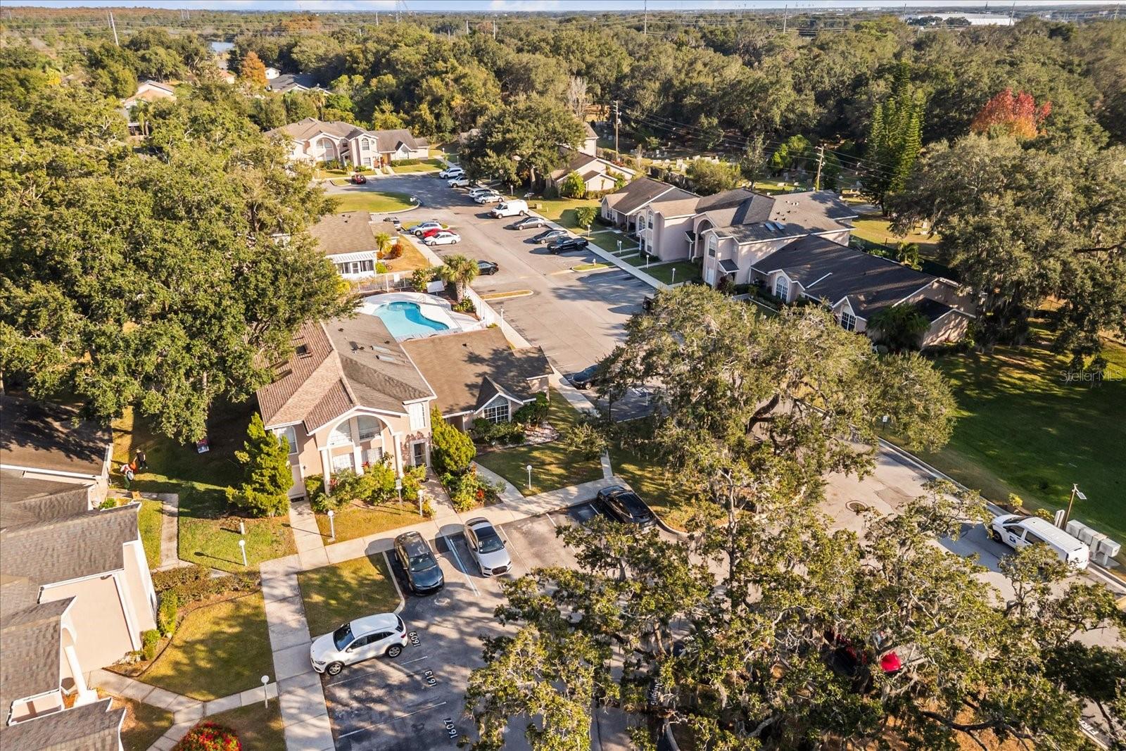 WINDSOR OAKS - Residential