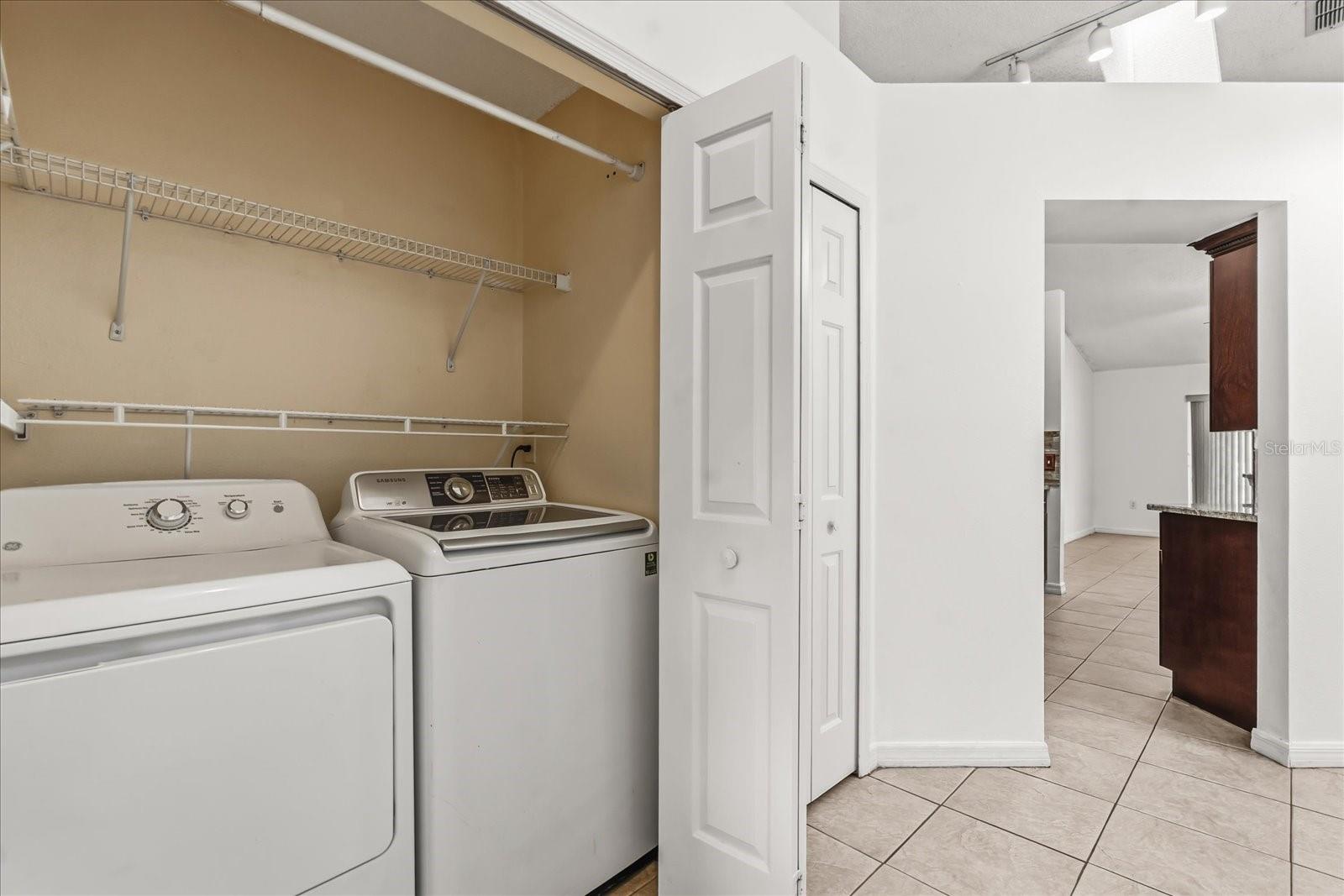 WINDSOR OAKS - Residential