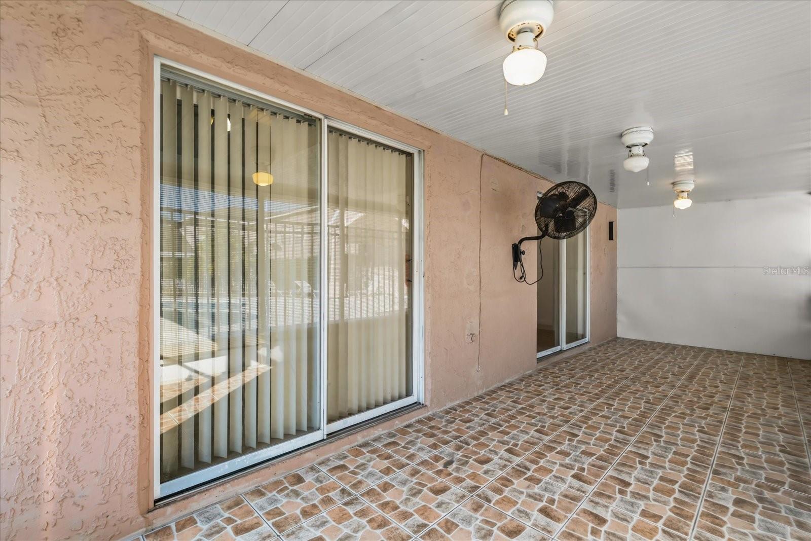 WINDSOR OAKS - Residential