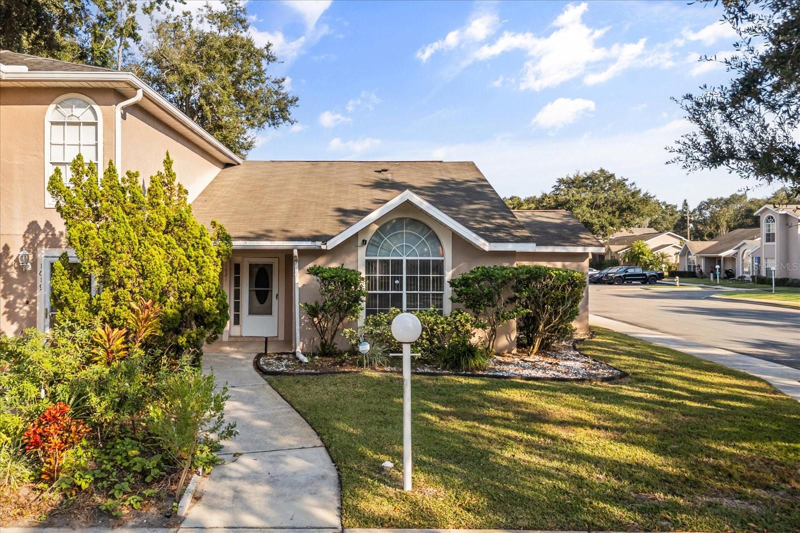 WINDSOR OAKS - Residential