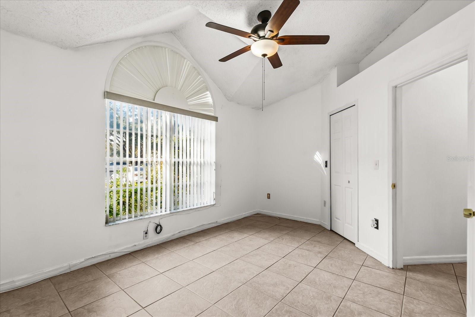 WINDSOR OAKS - Residential