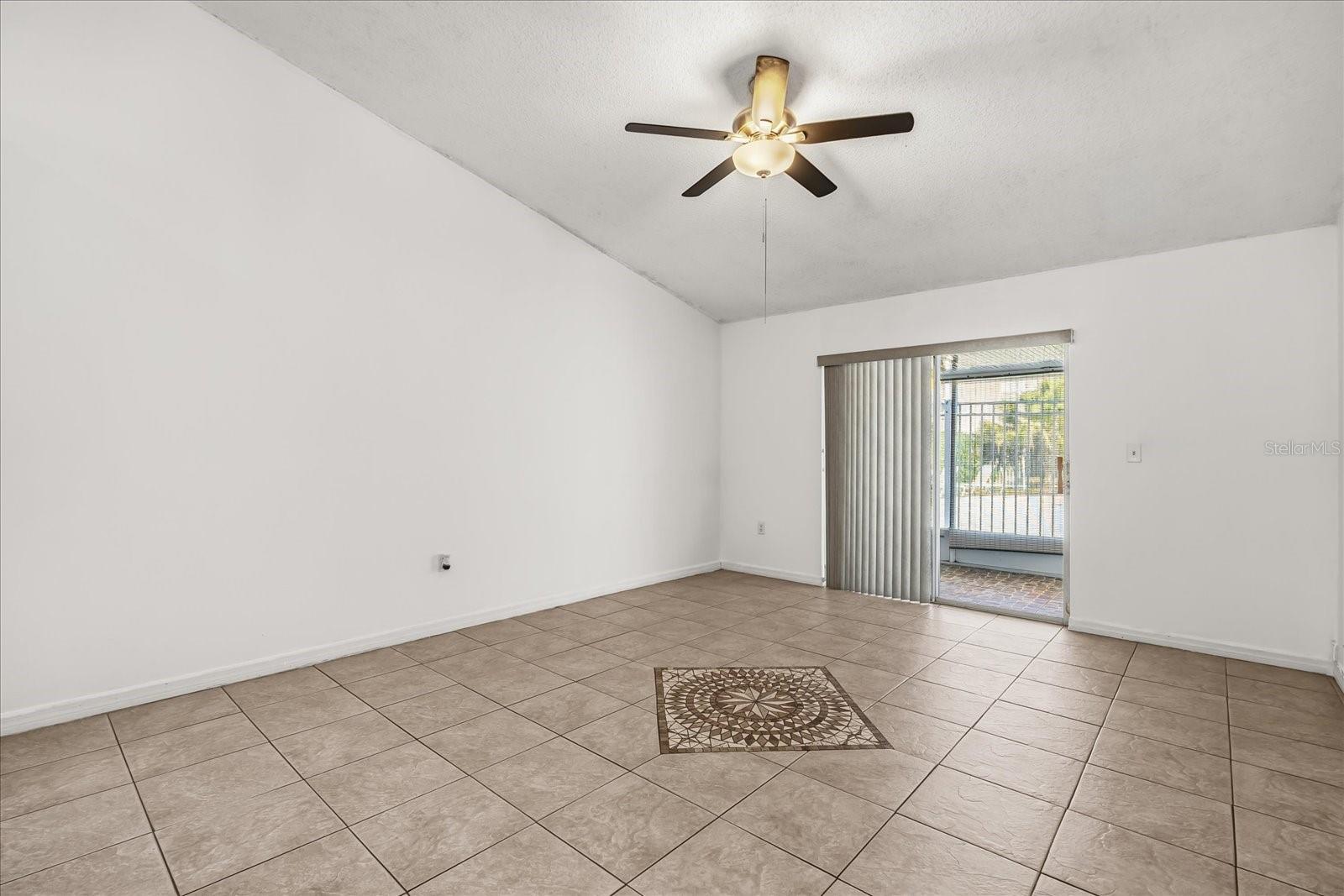 WINDSOR OAKS - Residential