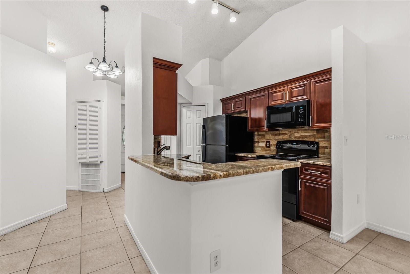 WINDSOR OAKS - Residential