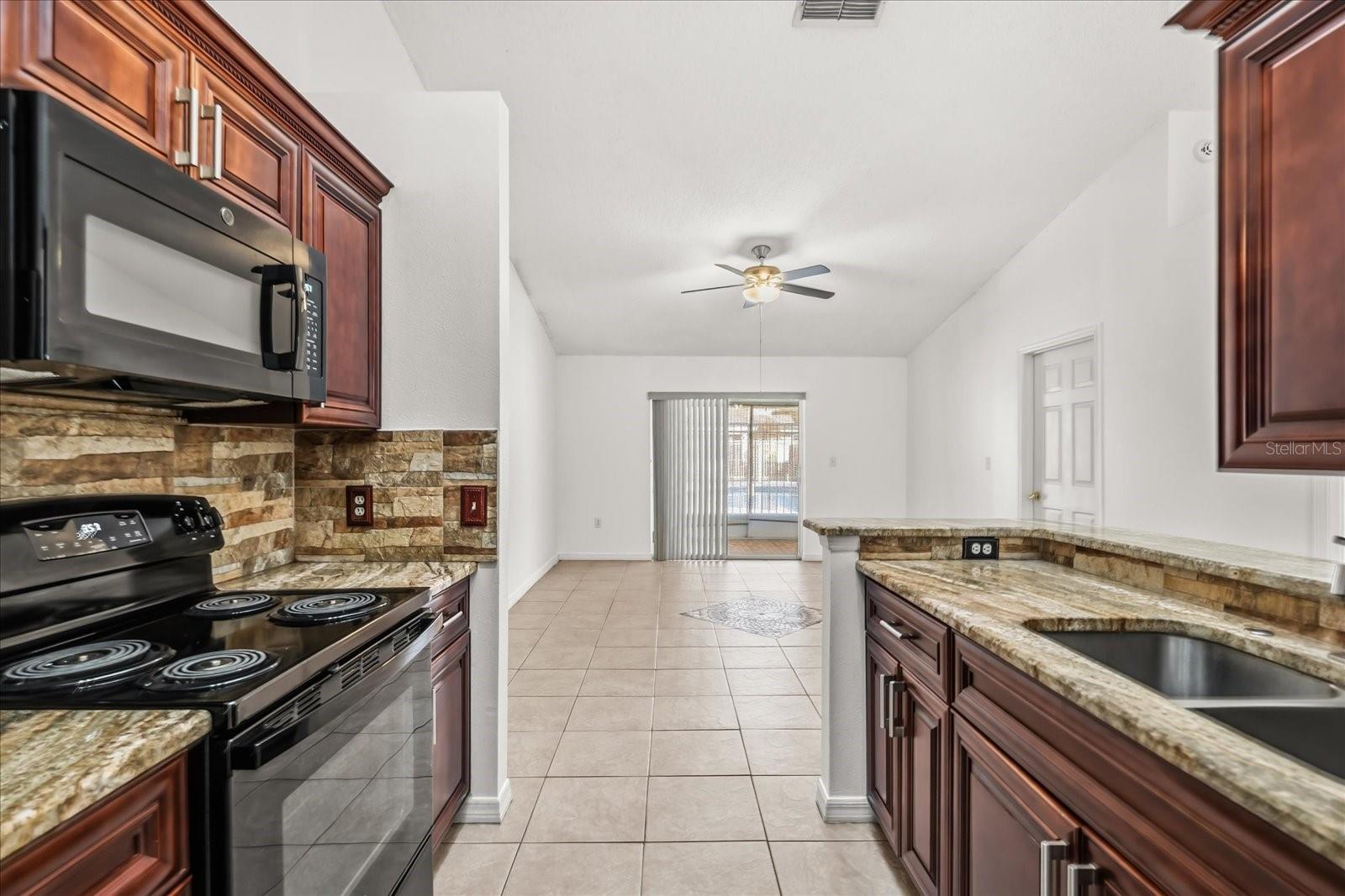 WINDSOR OAKS - Residential