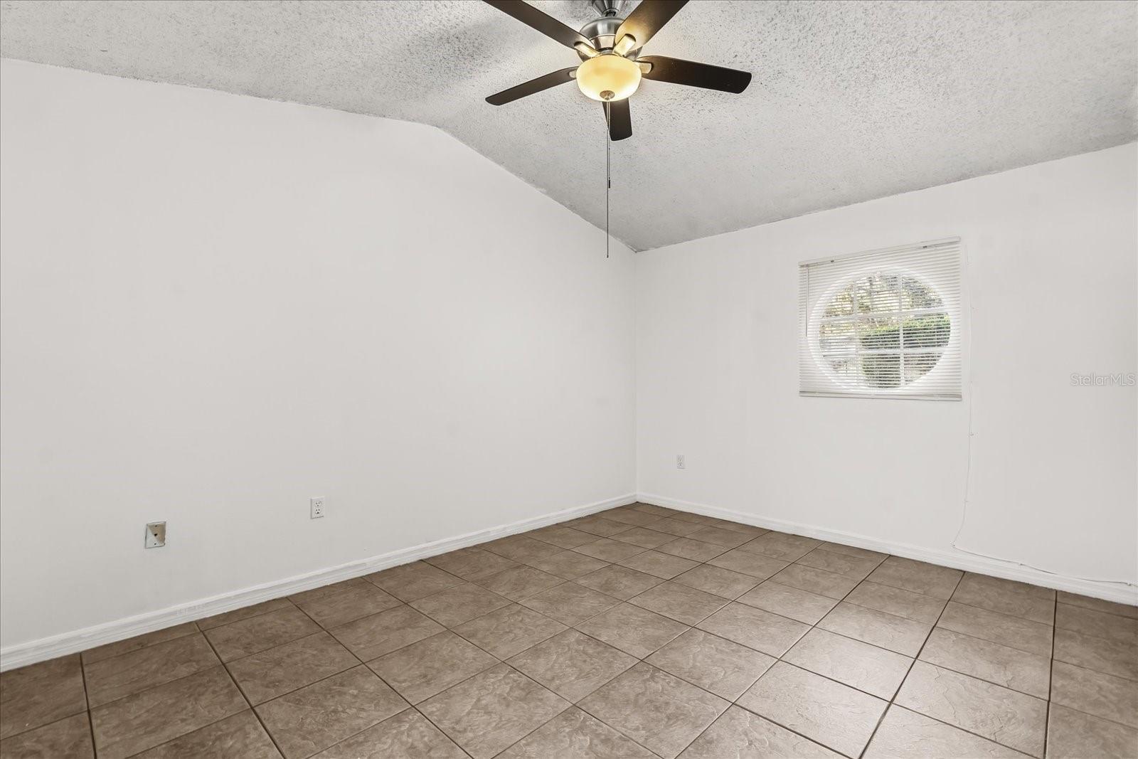 WINDSOR OAKS - Residential