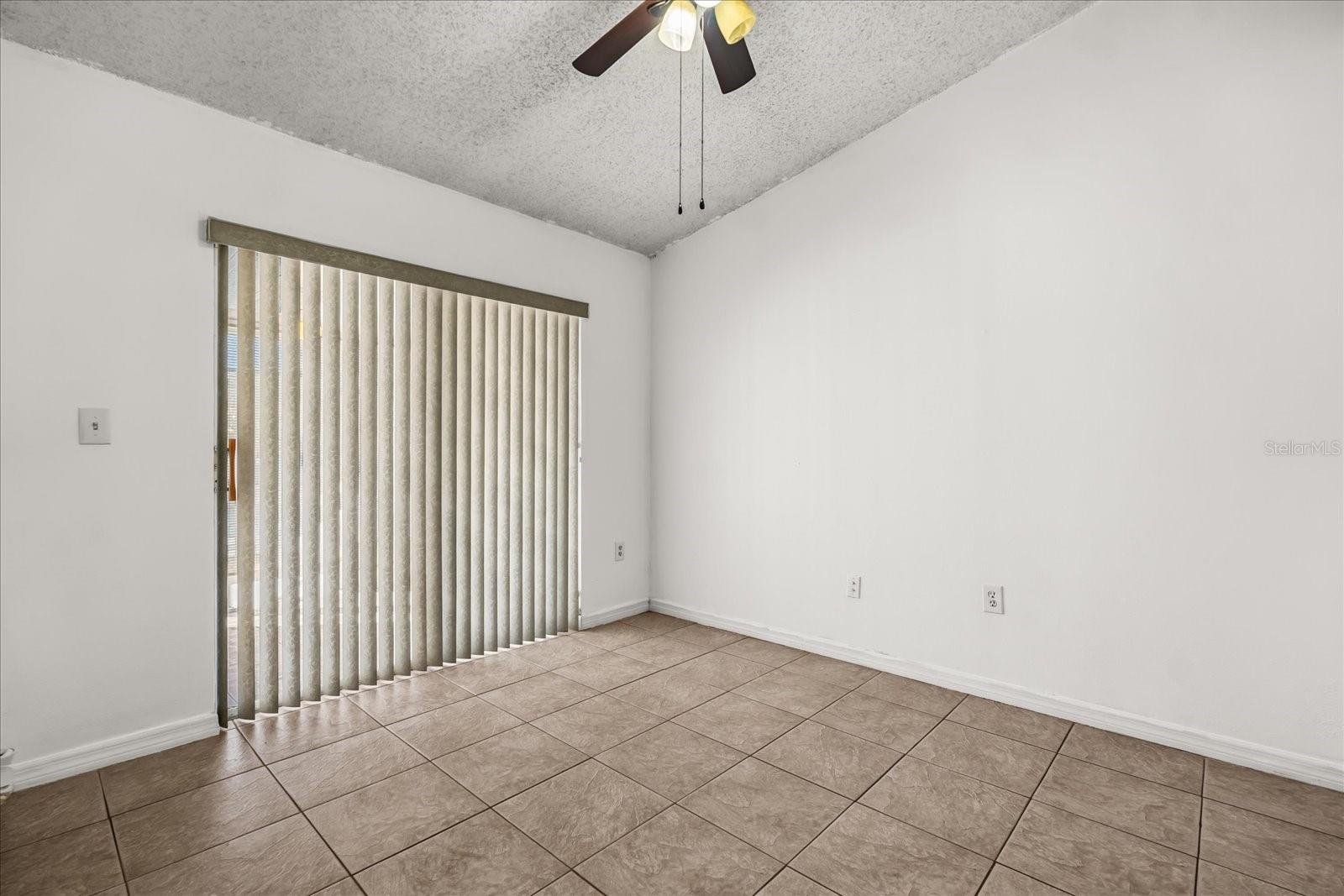 WINDSOR OAKS - Residential