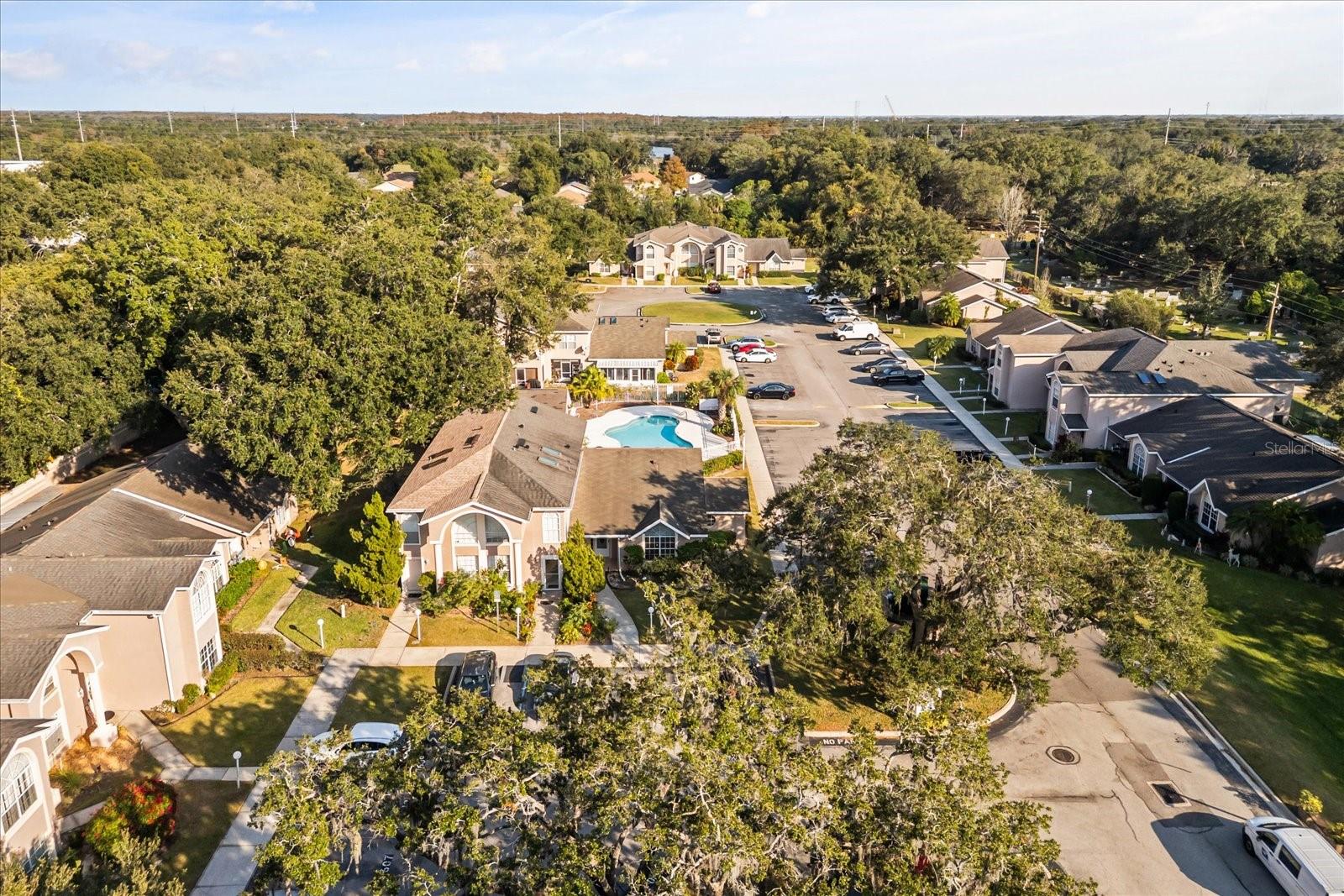 WINDSOR OAKS - Residential