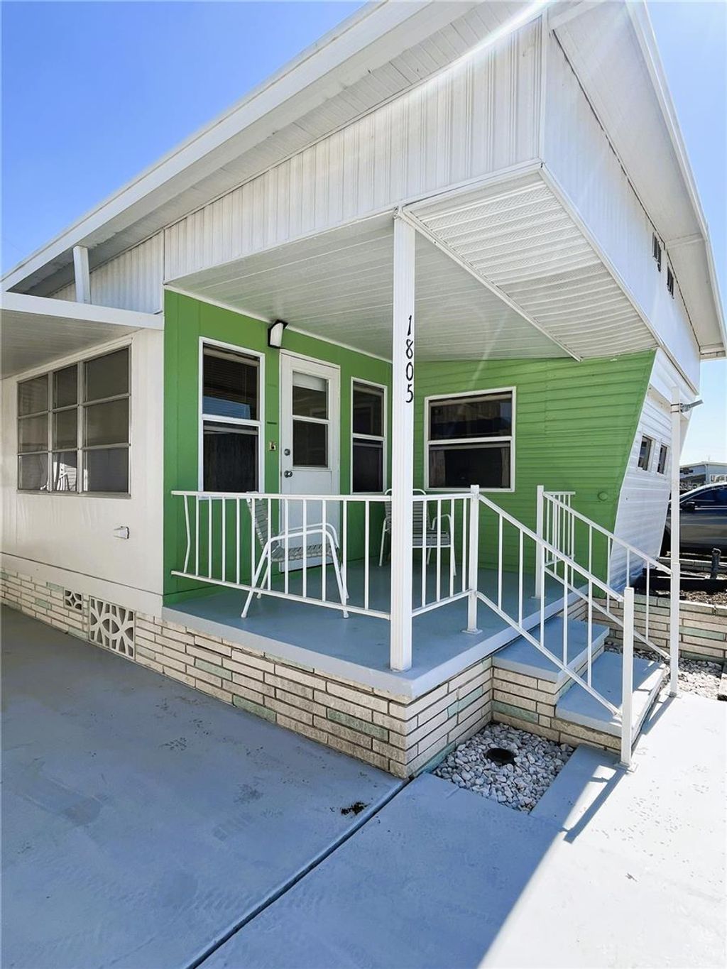 Photo of 1805 Pennsylvania Avenue, Bradenton, FL 34207 (MLS # A4687102)