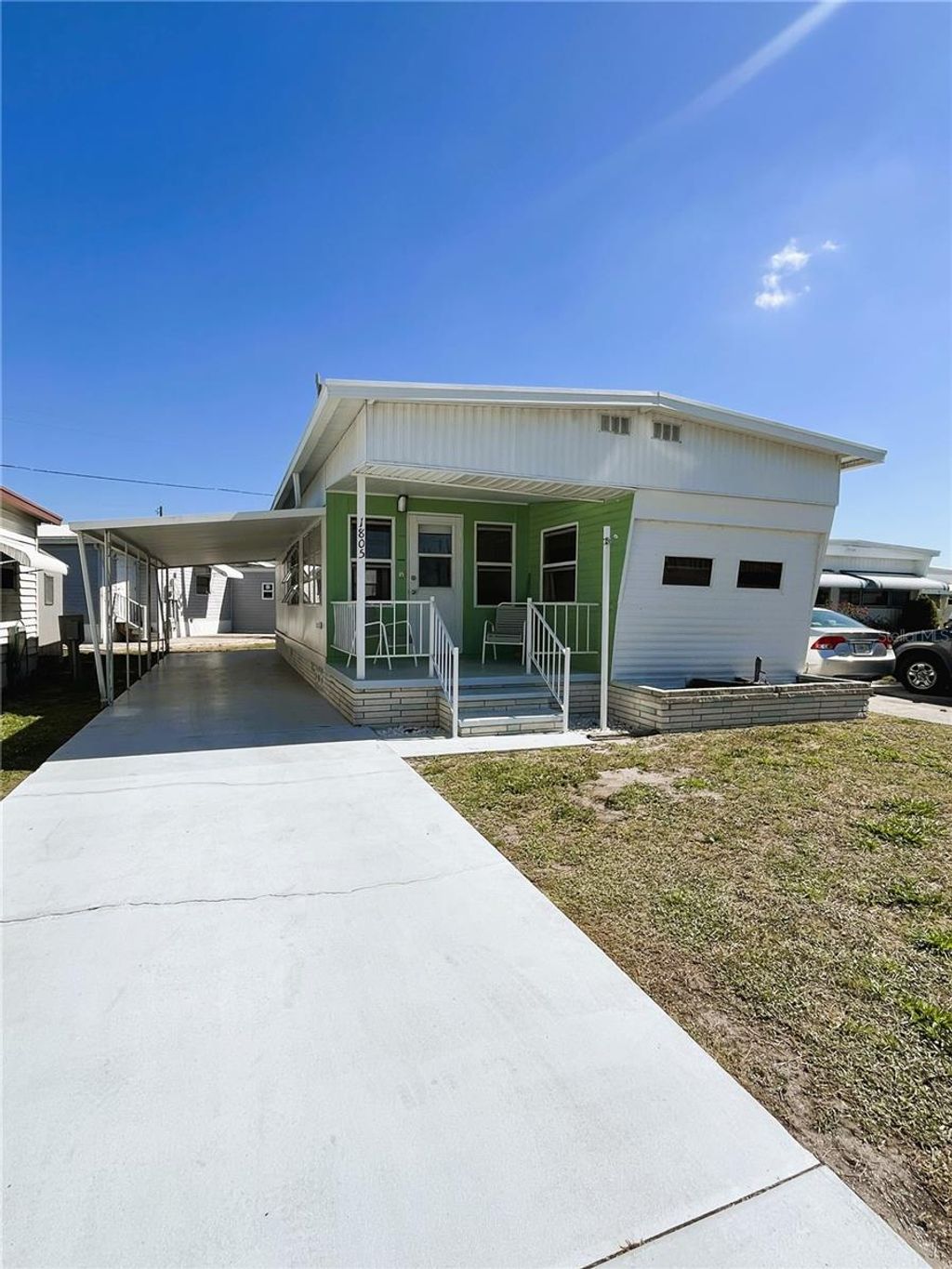 Photo of 1805 Pennsylvania Avenue, Bradenton, FL 34207 (MLS # A4687102)