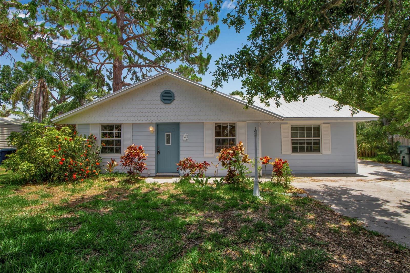951 VARET ROAD