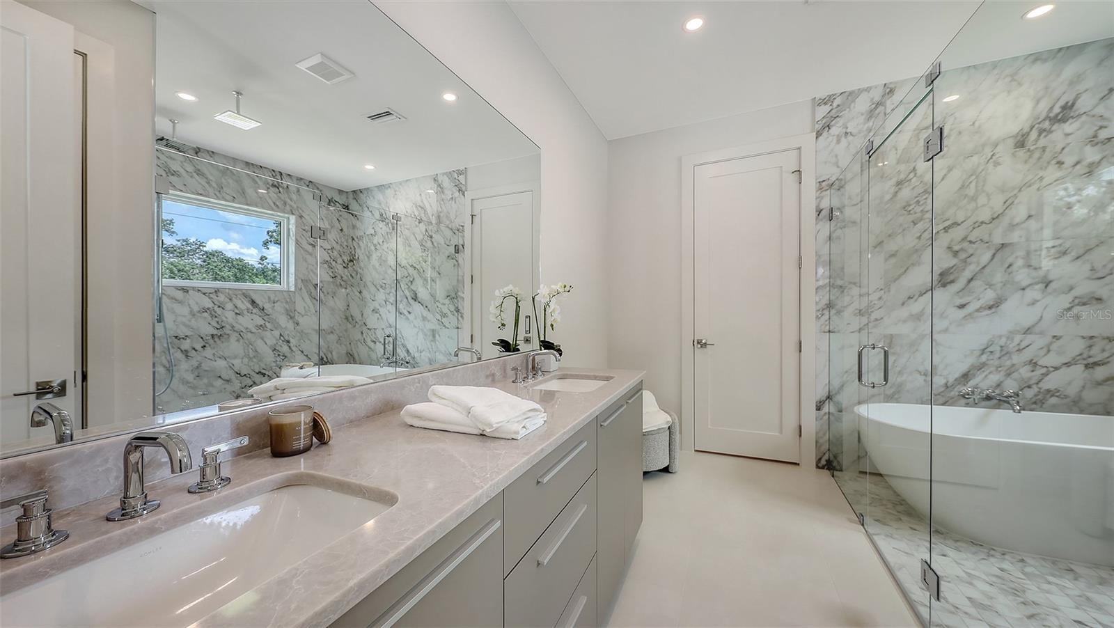 RUSTIC LODGE - Residential