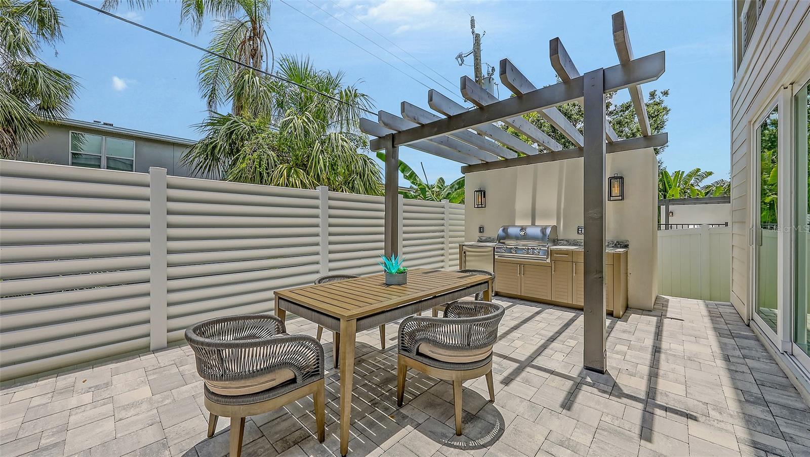 RUSTIC LODGE - Residential